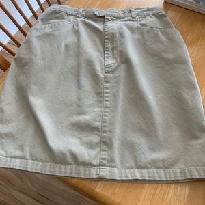 Khaki skirt!!